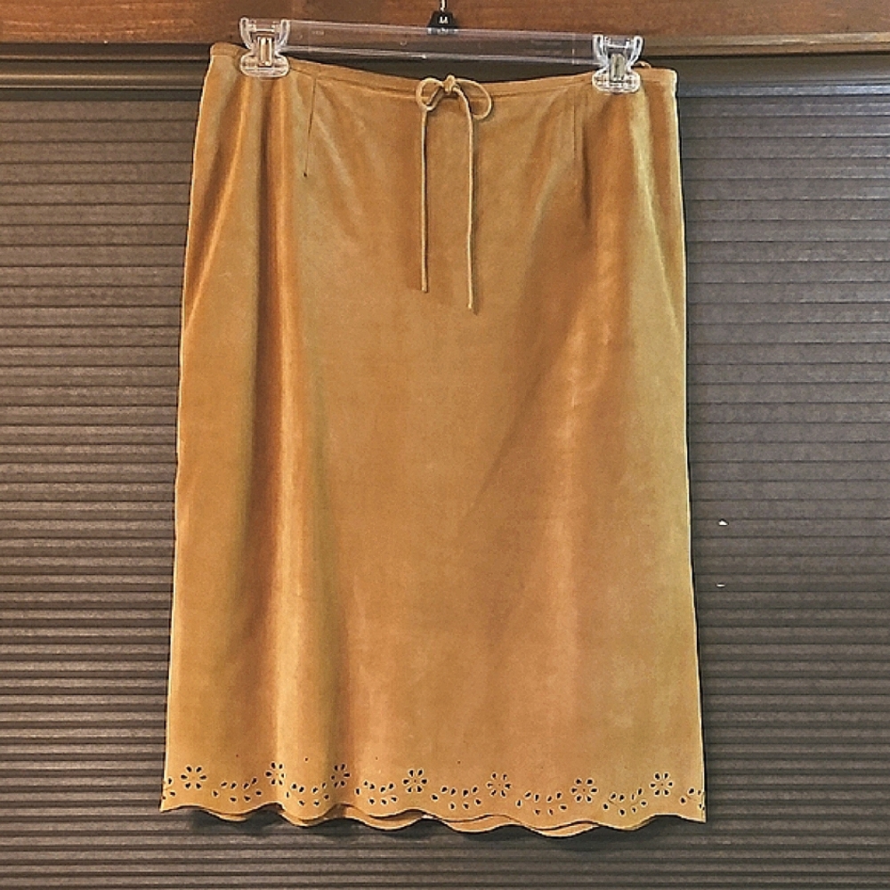 NWT Ann Taylor Suede Skirt Size 12